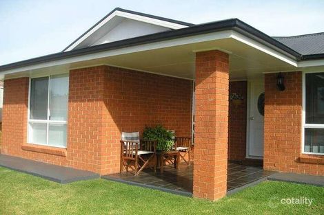 Property photo of 14 Waverley Place Bourkelands NSW 2650