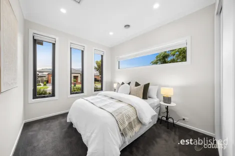Property photo of 58 Dingo Street Point Cook VIC 3030