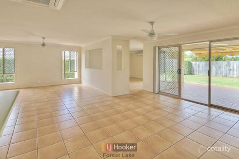 Property photo of 5 Parkside Place Forest Lake QLD 4078