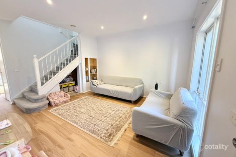 Property photo of 33 Durack Circuit Taylors Hill VIC 3037