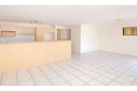 Property photo of 2/9 Bright Avenue Labrador QLD 4215