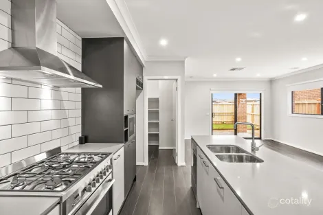 Property photo of 5 Midpride Street Tarneit VIC 3029