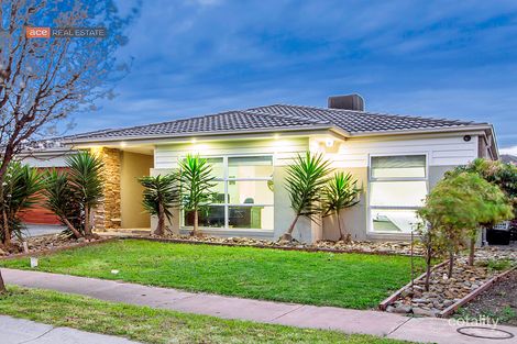 Property photo of 54 Fantail Crescent Williams Landing VIC 3027