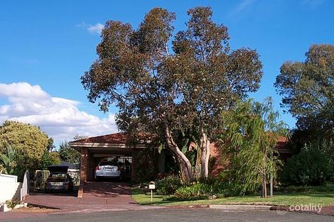 8 Moore Gdns, Kardinya, WA 6163