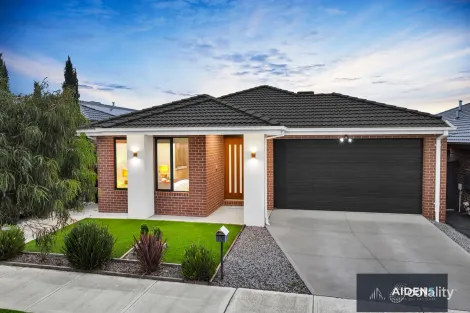 13 Azadi Cres, Strathtulloh, VIC 3338