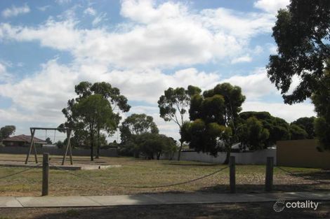 12a Myuna Dr, Kings Park, VIC 3021