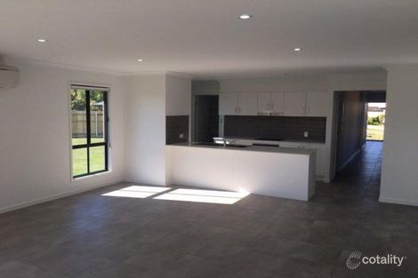 Property photo of 8 Bayside Close Point Vernon QLD 4655