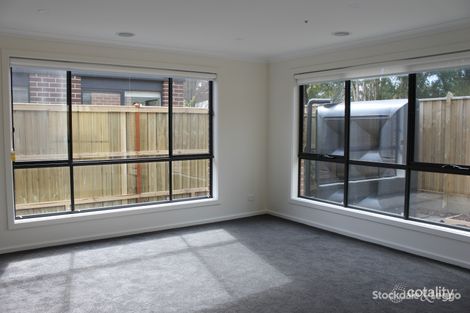 Property photo of 5/98 Lampard Road Drouin VIC 3818