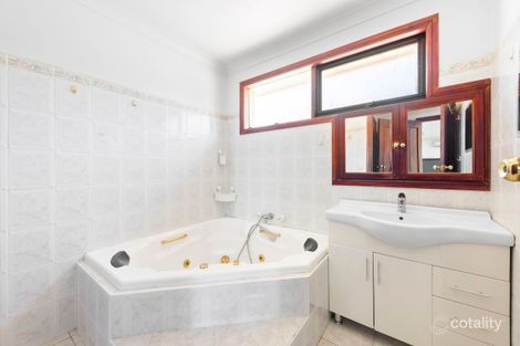 Property photo of 31 Herbert Street Avondale Heights VIC 3034