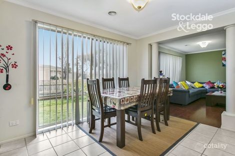 Property photo of 3 Fairhaven Boulevard Cranbourne West VIC 3977
