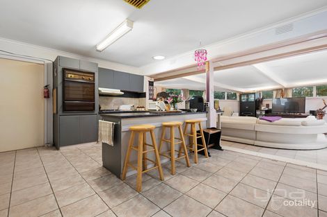 Property photo of 2 Oak Place Melton West VIC 3337