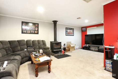 Property photo of 3 Kimburra Court Kurunjang VIC 3337