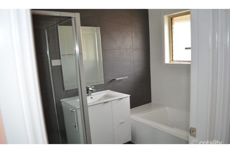 Property photo of 62 Carroll Crescent Plumpton NSW 2761