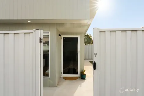 Property photo of 9/29A Middle Road Devonport TAS 7310