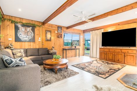 33 Aldershot Rd, St Albans Park, VIC 3219