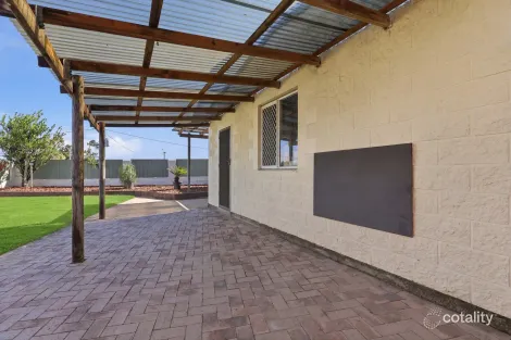 Property photo of 7 Leeuwin Court Andergrove QLD 4740
