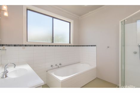 Property photo of 34 Corio Street Shepparton VIC 3630