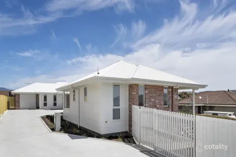 2/10 Silvergum St, Brighton, TAS 7030