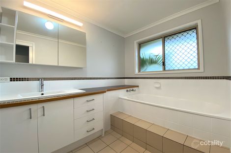 18 Lalina St, Middle Park, QLD 4074