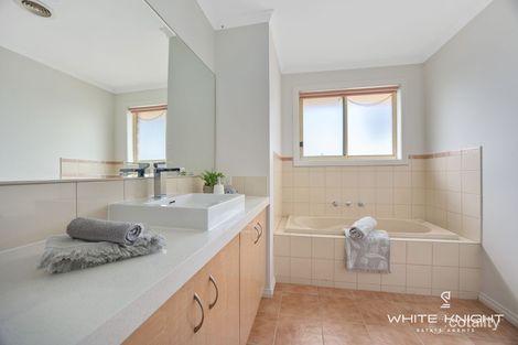 Property photo of 2/2 Dongola Road Keilor Downs VIC 3038