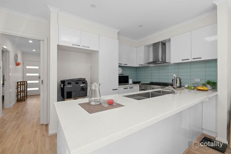 Property photo of 30 Donatello Crescent Narre Warren VIC 3805