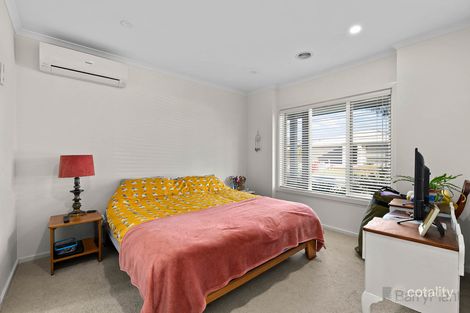 Property photo of 30 Donatello Crescent Narre Warren VIC 3805