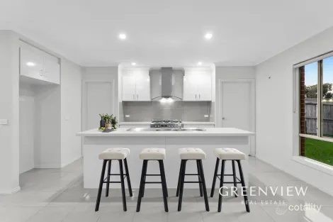 Property photo of 7 Longbow Terrace Cranbourne North VIC 3977