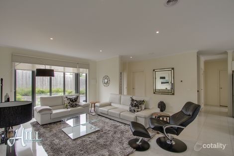 Property photo of 2/18 Stamford Crescent Rowville VIC 3178