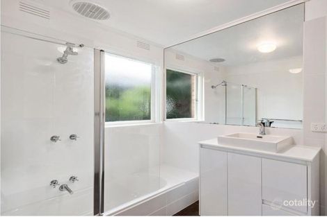 Property photo of 1/9 Barnato Grove Armadale VIC 3143