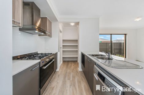 Property photo of 8 Stableford Street Werribee VIC 3030