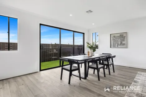 Property photo of 60 Buckingham Boulevard Strathtulloh VIC 3338