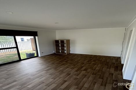 32 Comet St, Dudley Park, WA 6210