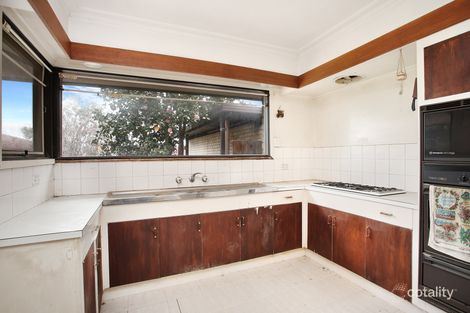 Property photo of 13 Deanswood Close Wantirna South VIC 3152