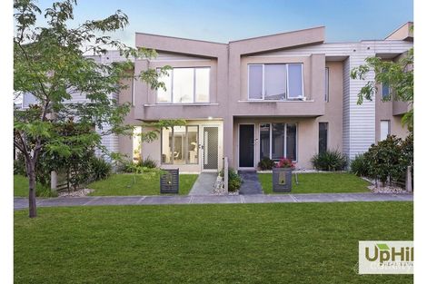 10 Aviara Walk, Cranbourne, VIC 3977