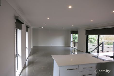 Property photo of 6 Songbird Avenue Chirnside Park VIC 3116