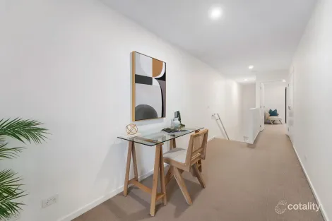 Property photo of 38 Sharp Circuit Mill Park VIC 3082