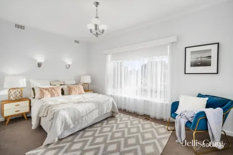 Property photo of 30 Lysbeth Street McKinnon VIC 3204
