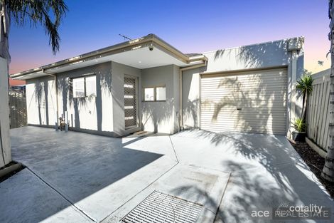 2/32 Chirnside Cres, Laverton, VIC 3028