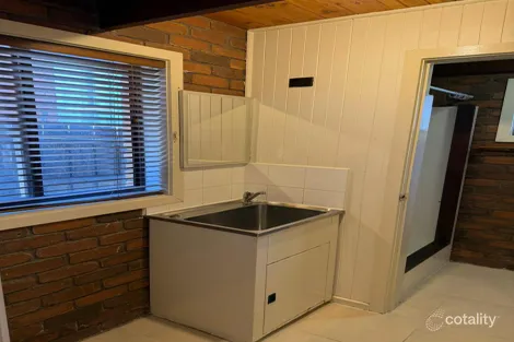 Property photo of 2/18 Blendon Avenue St Albans VIC 3021