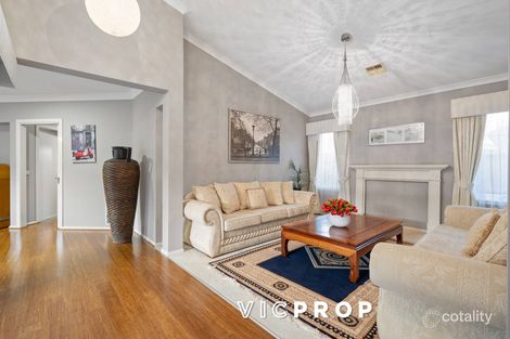 Property photo of 2 Iris Place Point Cook VIC 3030