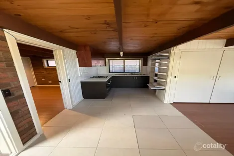 Property photo of 2/18 Blendon Avenue St Albans VIC 3021