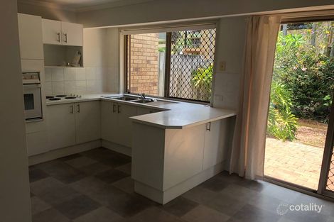 2/2 Golden Palms Ct, Ashmore, QLD 4214