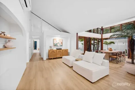 Property photo of 3 Sharon Crescent Mountain Creek QLD 4557