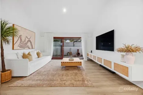 Property photo of 3 Sharon Crescent Mountain Creek QLD 4557