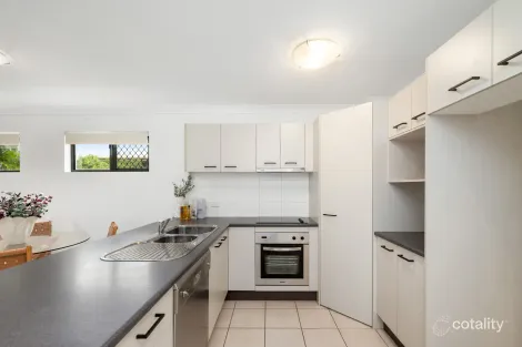Property photo of 1/296 Cornwall Street Stones Corner QLD 4120