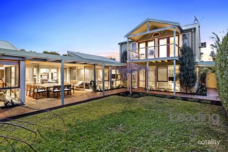 Property photo of 11 Olive Grove Sunbury VIC 3429