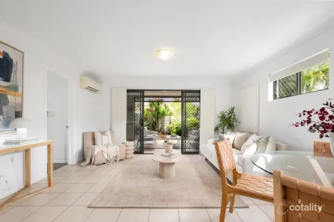 Property photo of 1/296 Cornwall Street Stones Corner QLD 4120