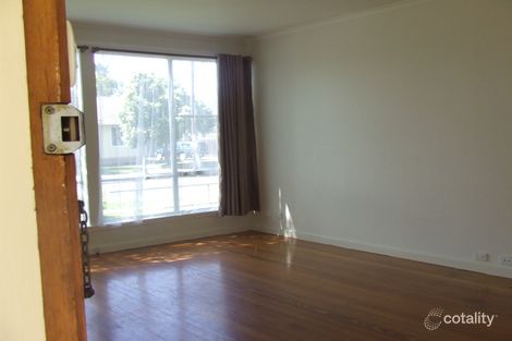 Property photo of 3 Alexandra Avenue Sale VIC 3850