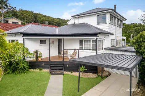 4 Edgewater Ave, Green Point, NSW 2251
