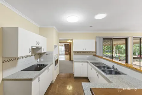 Property photo of 28 Cawdor Road Highfields QLD 4352